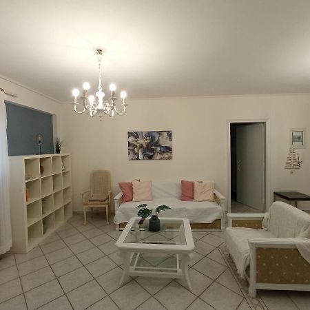 Apartamento Flat With Garden Near Sea, Port And Airport Artemida  Exterior foto