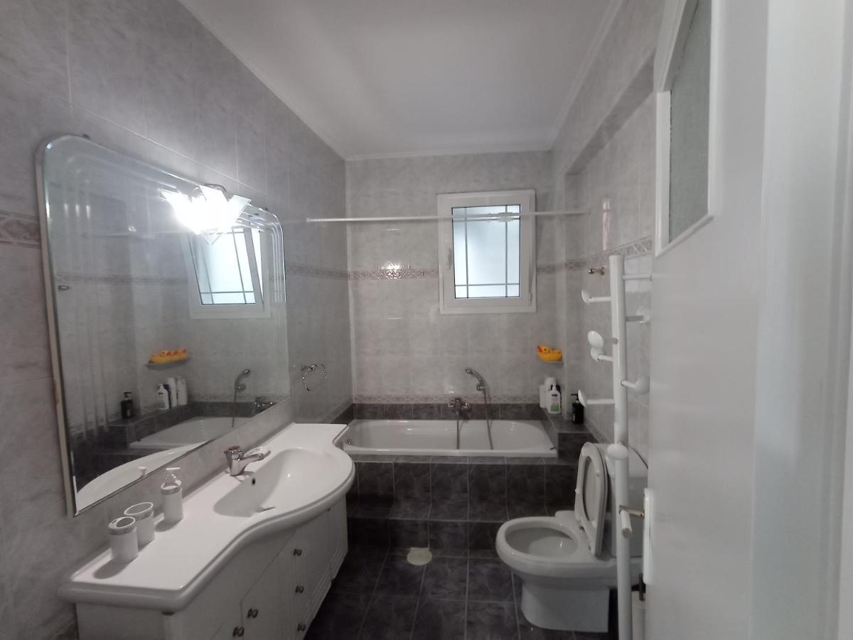 Apartamento Flat With Garden Near Sea, Port And Airport Artemida  Exterior foto